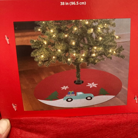 NWT Thick Felt Winter Scenery Christmas Tree Skirts - Picture 4 of 5